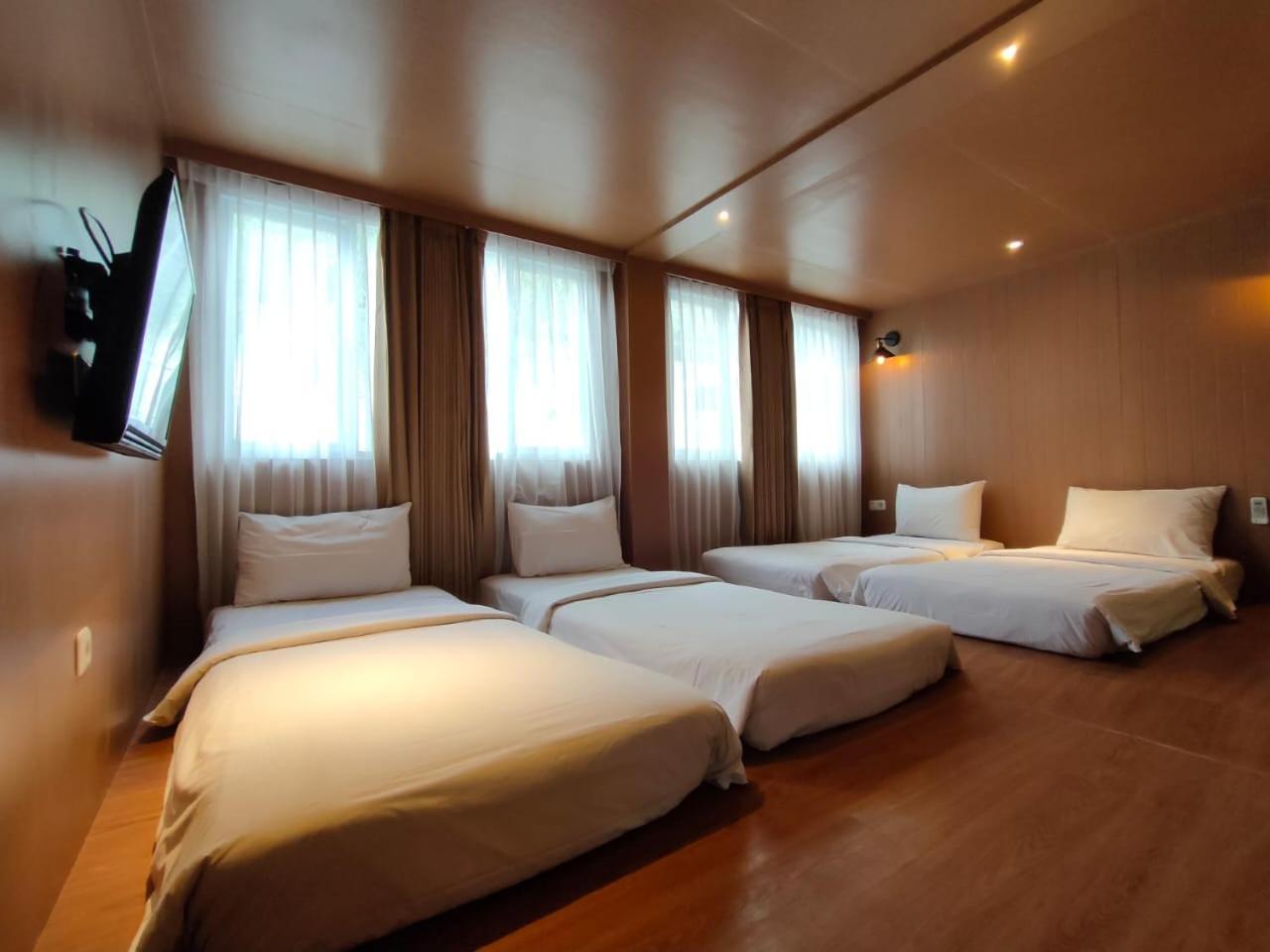 Kontena Hotel Batu  Buitenkant foto