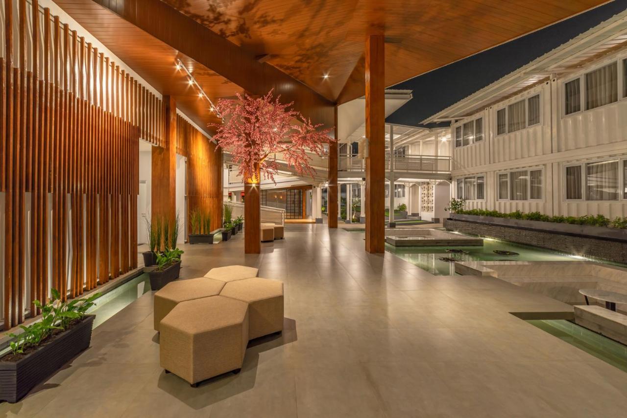 Kontena Hotel Batu  Buitenkant foto