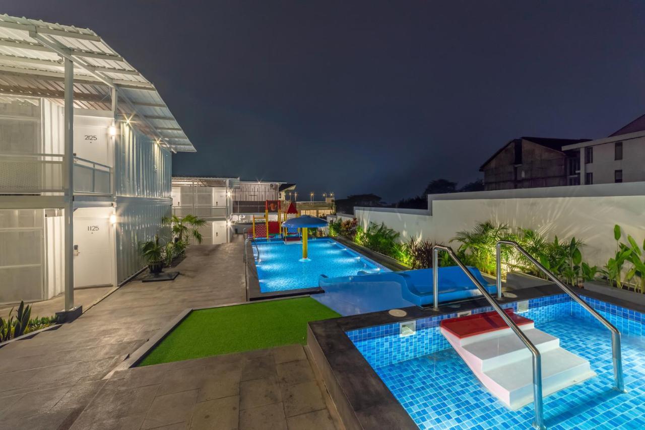 Kontena Hotel Batu  Buitenkant foto